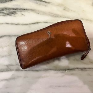 Cole Haan leath checkbook style wallet
